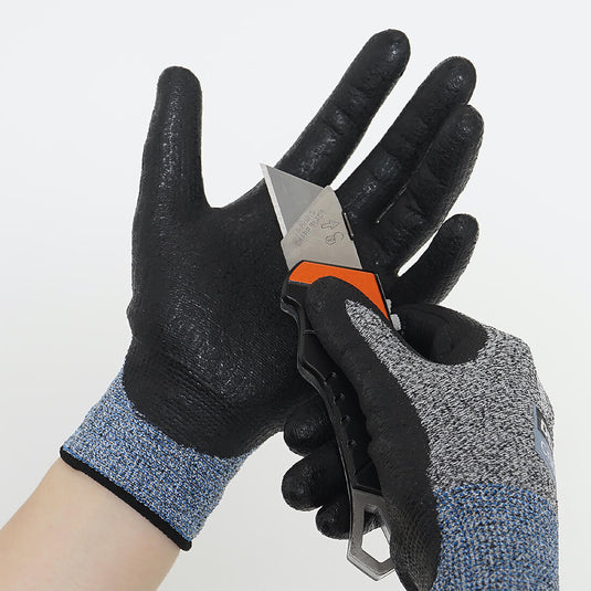 A closer look of the Level 4 Cut Resistant Gloves Cru553 Thin and its foam nitrile-coating on the palm and fingertips that is sure to protect you from cuts, abrasions, and punctures.