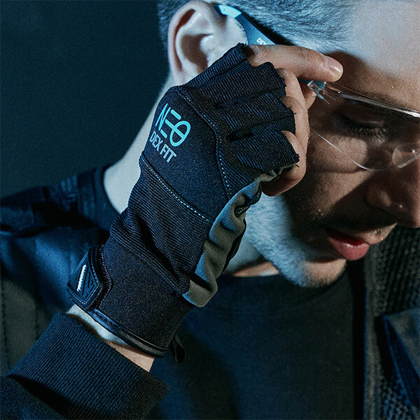 Mechanic Fingerless Gloves MG310 in Black showcases a fingerless design for optimal control and dexterity while still being durable and long-lasting.