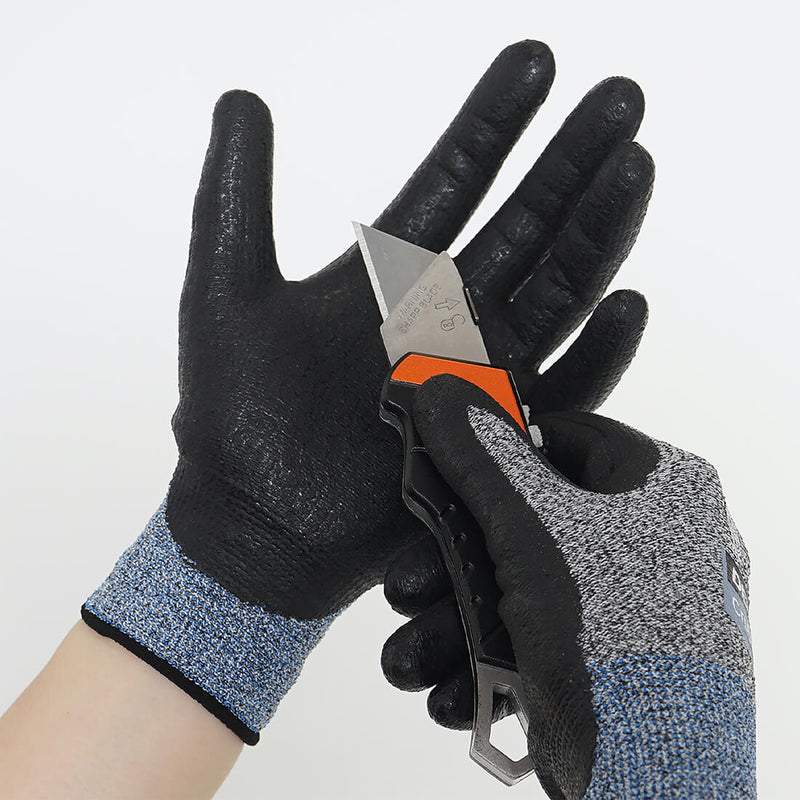 Load image into Gallery viewer, A closer look of the Level 4 Cut Resistant Gloves Cru553 Thin and its foam nitrile-coating on the palm and fingertips that is sure to protect you from cuts, abrasions, and punctures.
