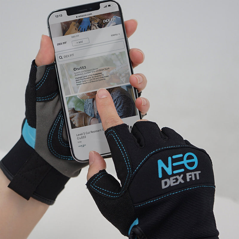 Load image into Gallery viewer, Using a smartphone without the hassle of taking off the gloves and sacrificing protection thanks to the Mechanic Fingerless Gloves MG310.
